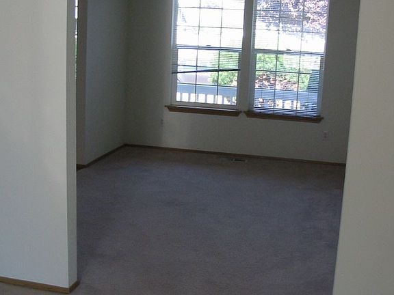 3rd image of 15204 87th Street Ct E