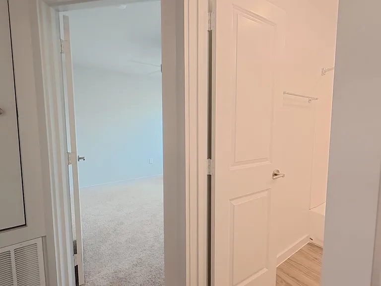 Sabine Apartments — Photo 9