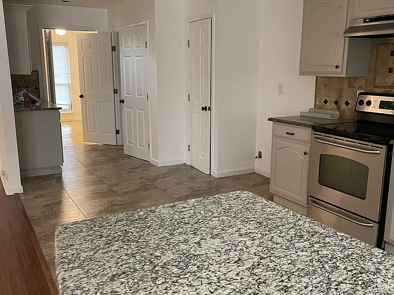 4405 Cranbrook Dr — Photo 17