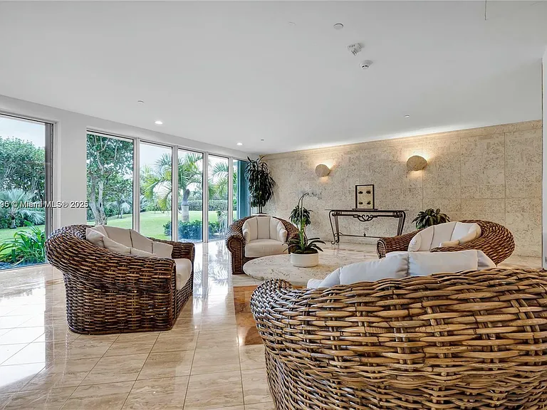 200 Ocean Lane Dr #706 — Photo 5
