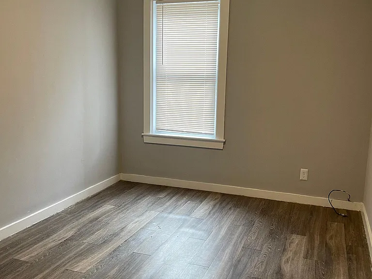 129 Green St — Photo 2