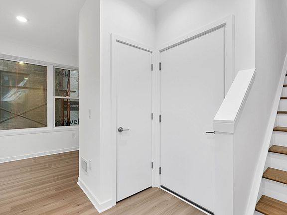 4th image of 3022 Schirra Ln