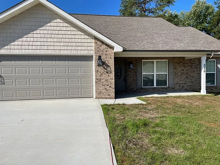 226 Horton Ln — Photo 1