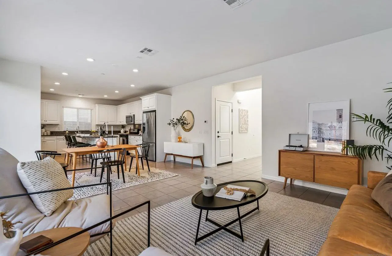 1013 Camino Levante — Photo 4