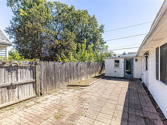 5th image of 315 Leonard Rd