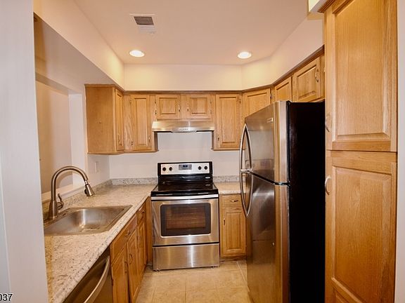 4th image of 32 Spruce Court