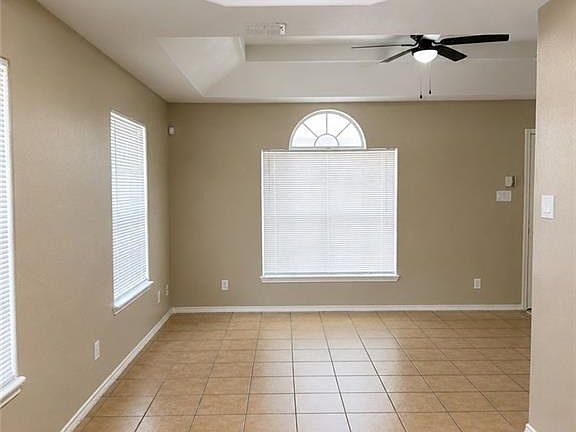 2nd image of 619 La Mancha Dr #3