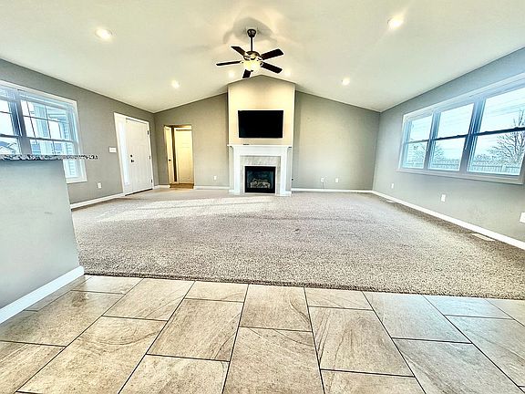 3rd image of 516 Waterwheel Dr