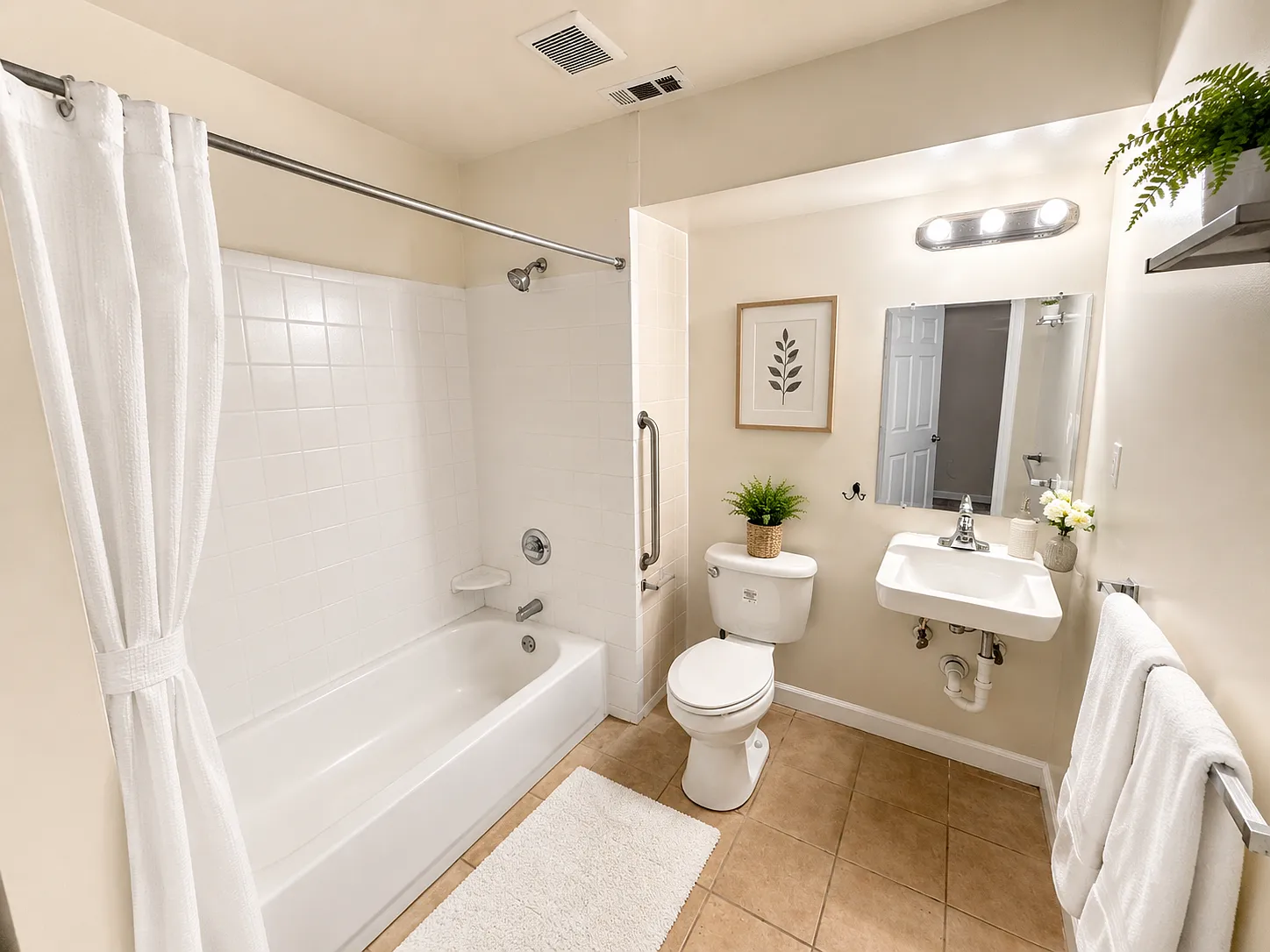 2 bed, 983 sqft, $2,299 — Photo 3