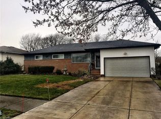 2476 Robinhood Dr, Parma, OH