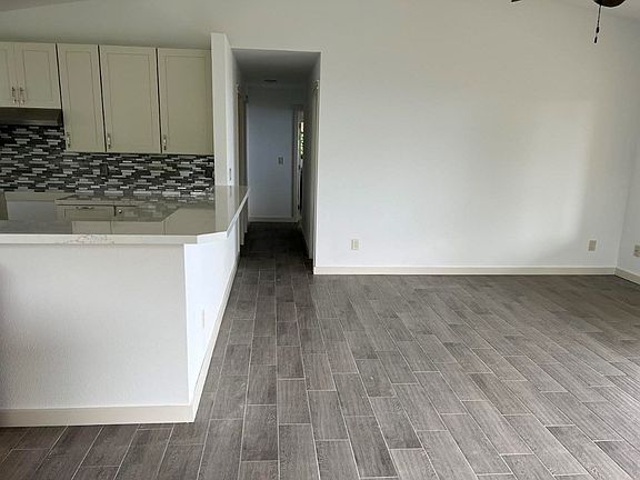 3rd image of 73-1169 Mahilani Dr