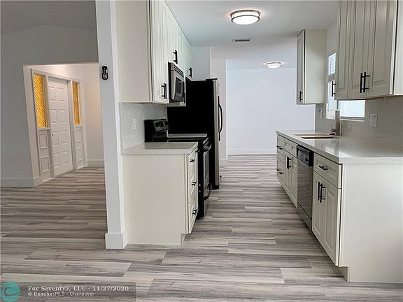 2nd image of 318 SW 35th Ave