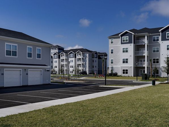 1015 Lake Forest Blvd #1-207