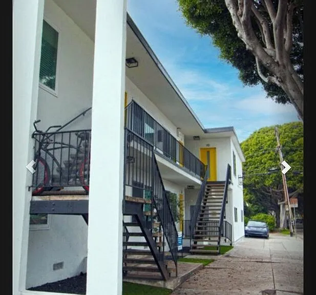 2626 Cloverfield Blvd #12 — Photo 9