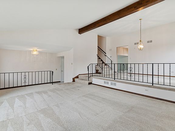 5th image of 43 Inner Circle Dr