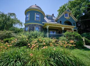 39 Hillside Ave, Newton, MA 02465