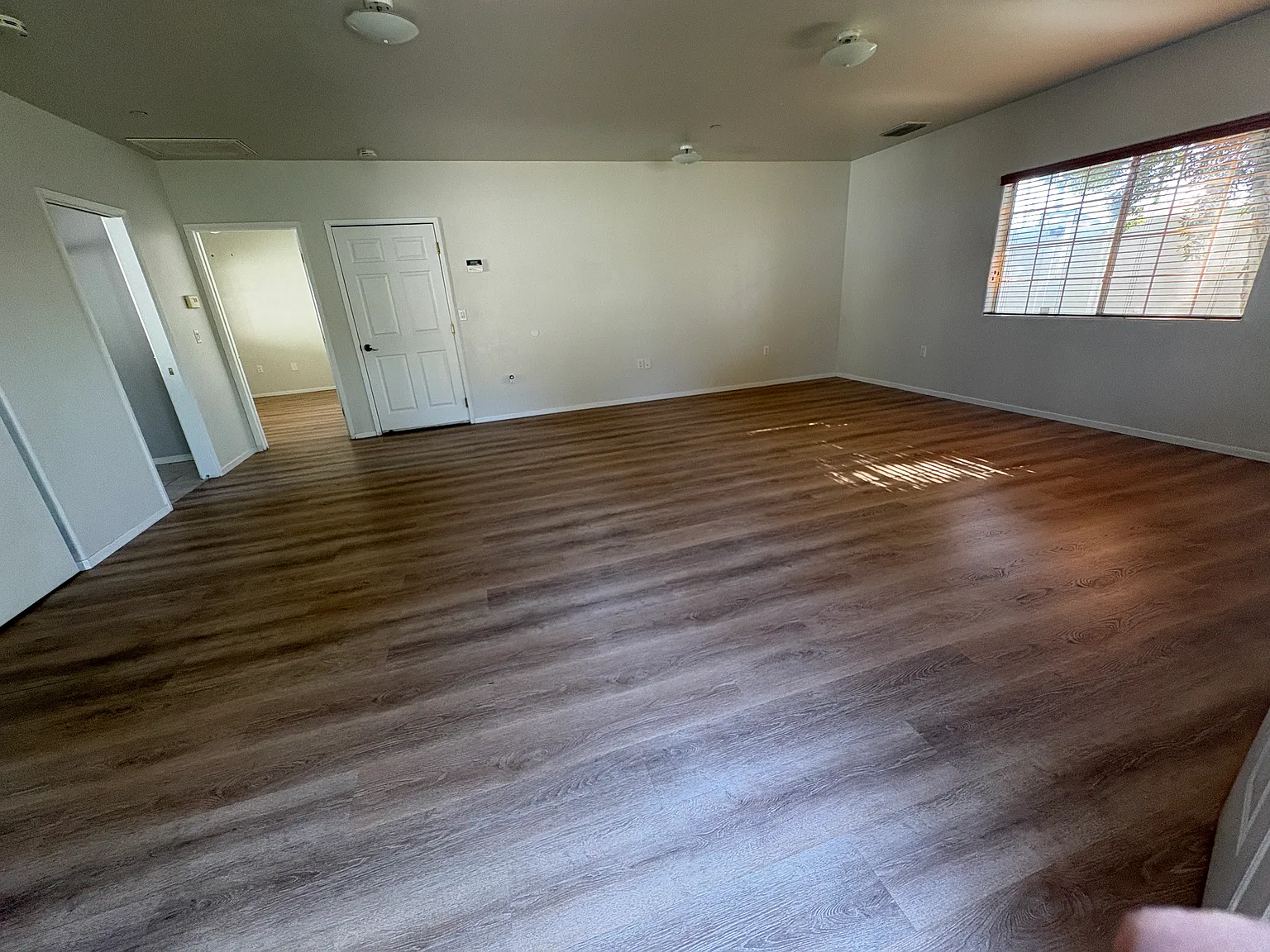 1 bed, 800 sqft, $2,200 — Photo 4