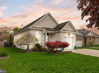 208 Hooker St, Riverside, NJ 08075