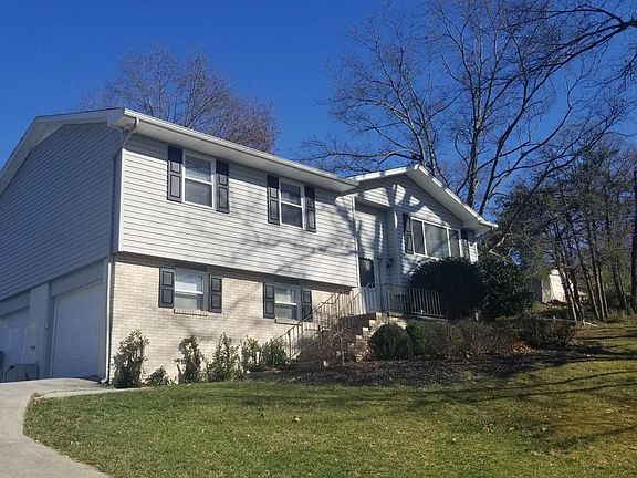 4th image of 1329 Wellington West Dr