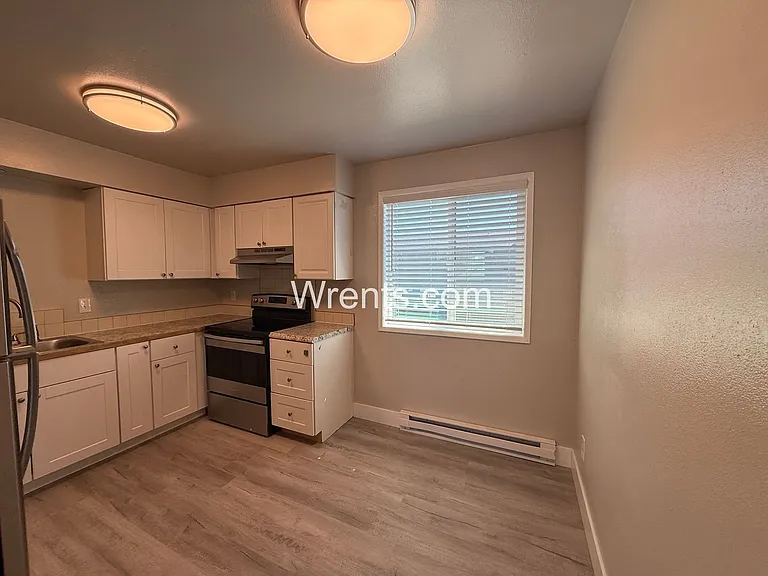 1718 W Boone Ave — Photo 5