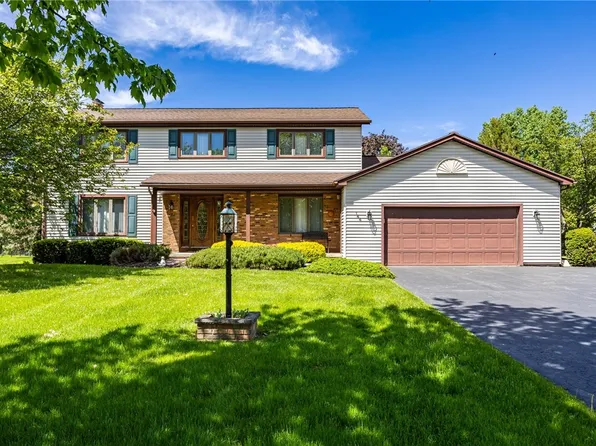 144 Guygrace Ln, Webster, NY 14580