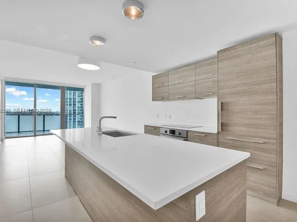 650 NE 32nd St, Miami, FL