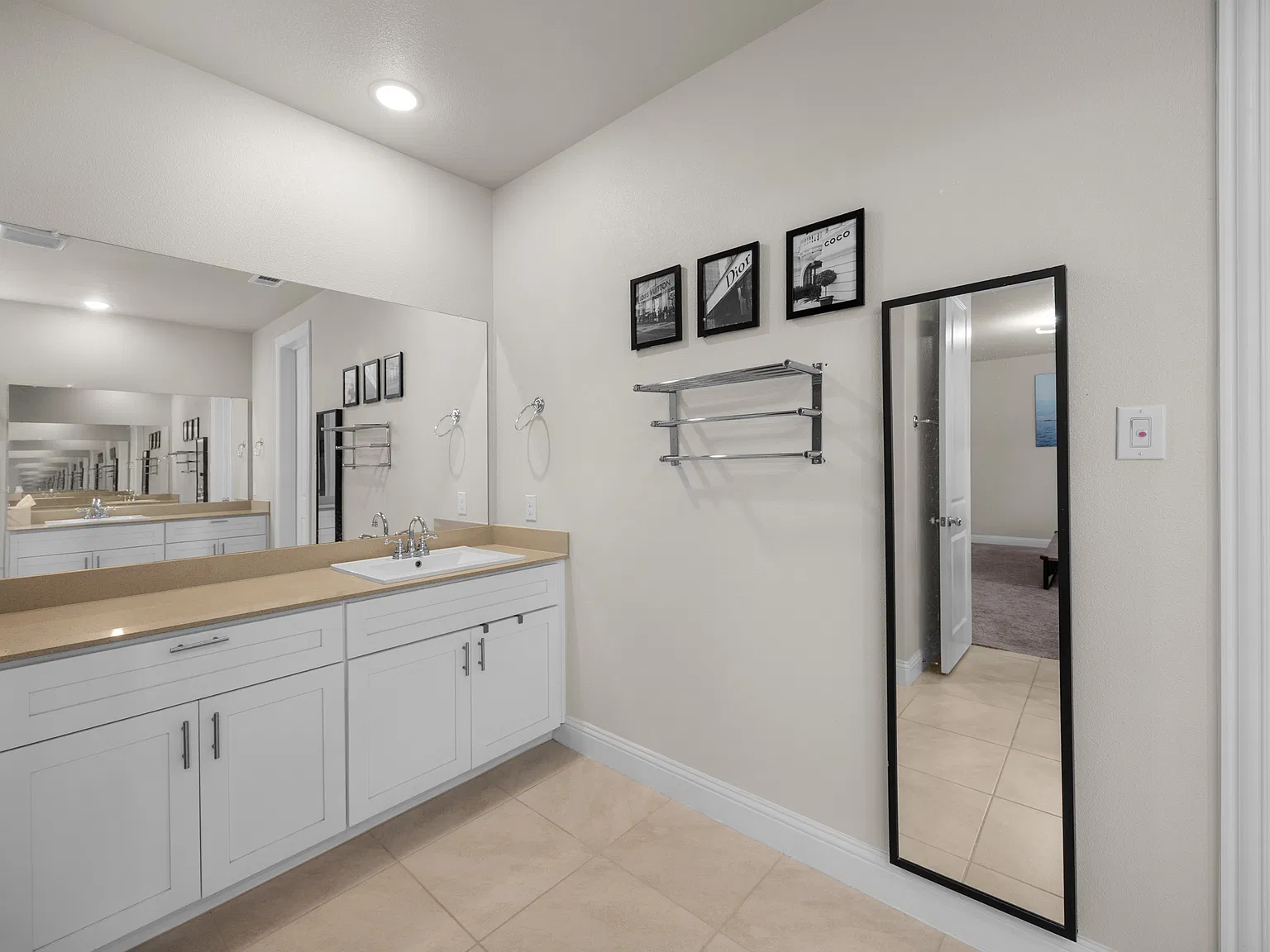 4 bed, 2528 sqft, $3,295 — Photo 1