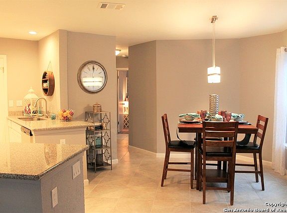 4th image of 4009 Sun Harbour Dr