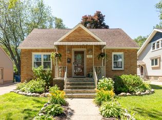 920 Slayton Ave, Grand Haven, MI 49417