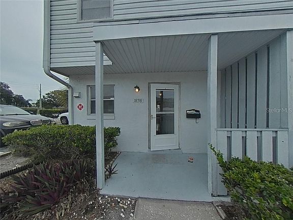 2nd image of 1838 Amberly Ave