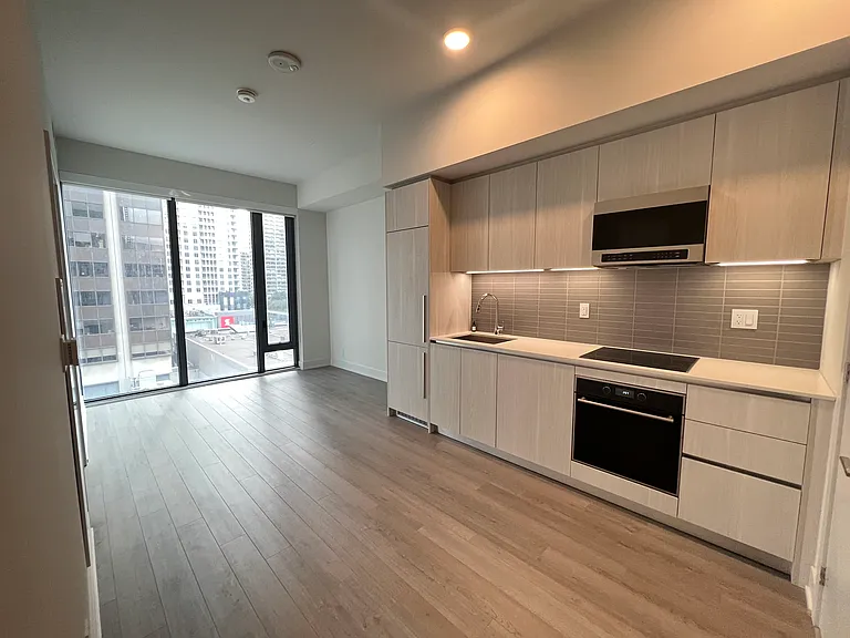 8 Cumberland St #3904 — Photo 2