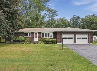 52 Thornton Rd, Worcester, MA 01606