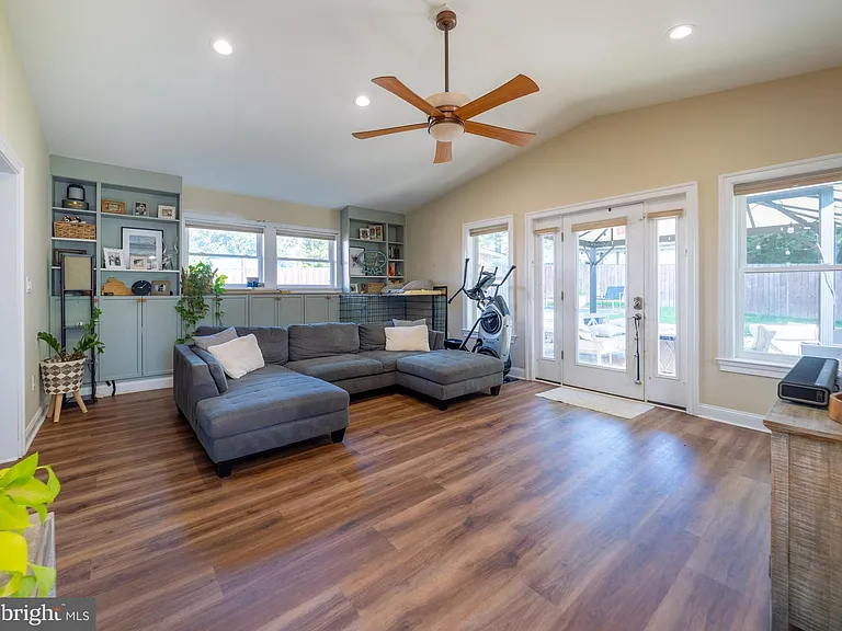 6712 New Hope Dr — Photo 11