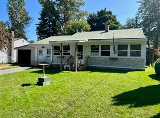 10 Moore Dr, Peru, NY 12972