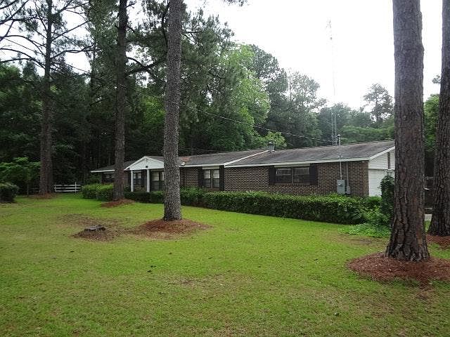 2nd image of 820 N Shady Ln