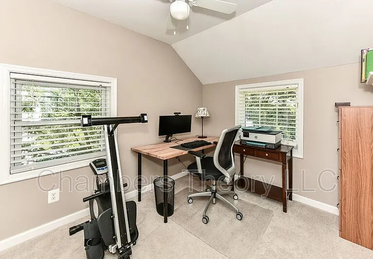 1033 S Edison St — Photo 19