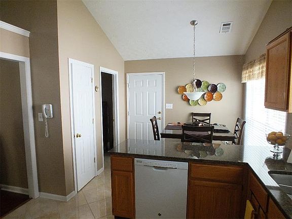 4th image of 2829 Arendel Dr