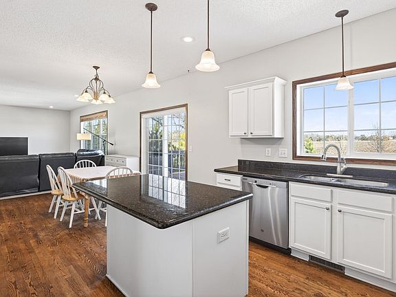 2nd image of 921 Hope Ave