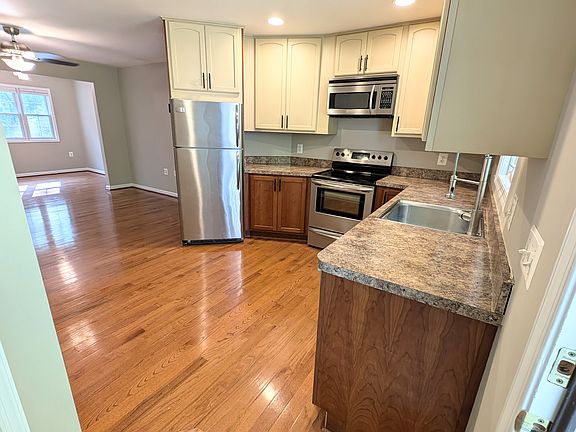 3rd image of 7040 Hoadly Rd #1