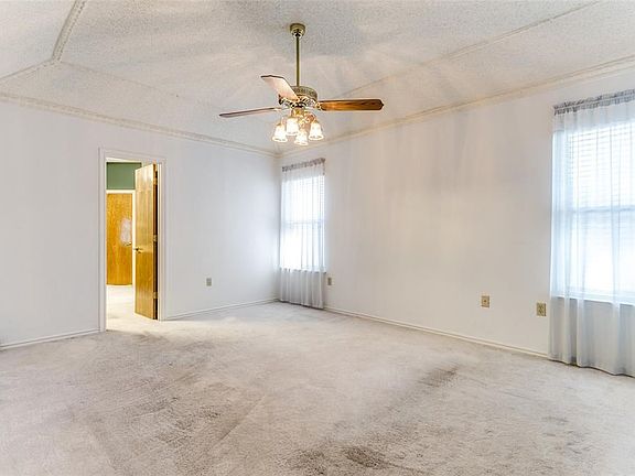 5th image of 3804 Ashford Dr