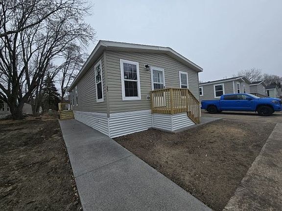 3rd image of 35 115th Ln NE #489