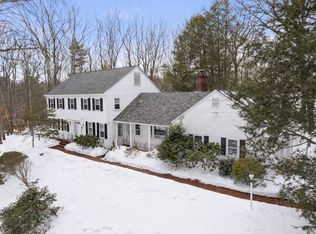 29 Rolling Ln, Dover, MA 02030