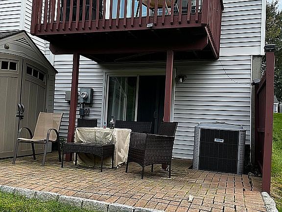 4th image of 1201 Williamsburg Dr