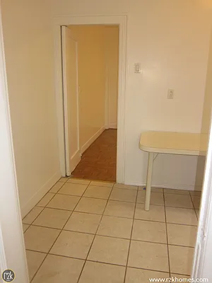 Rented by Realty 2000 Corp | media 4