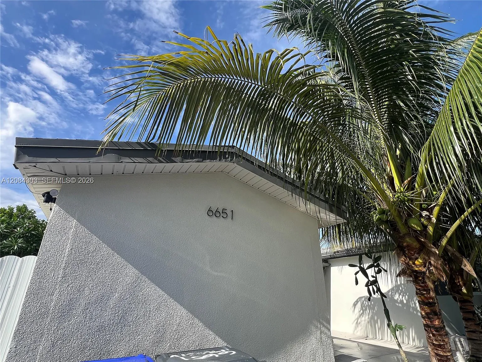 Palm Lane Villa No 5 — Photo 1