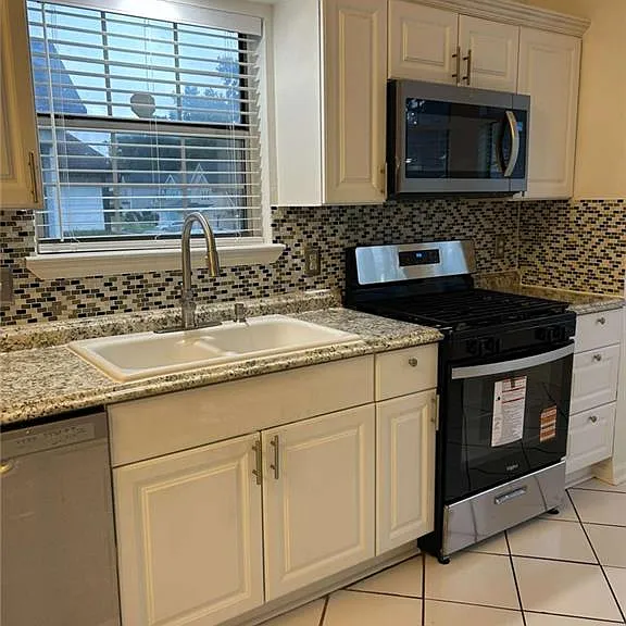 717 Shore Dr — Photo 6