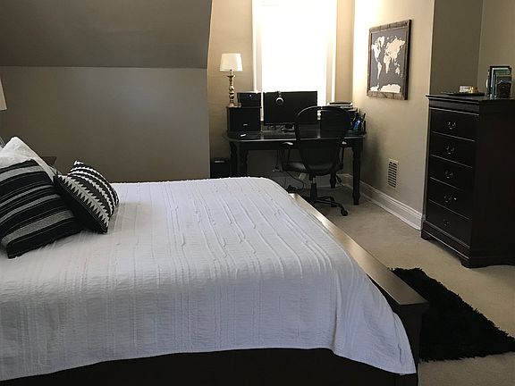 Large Upstairs bedroom