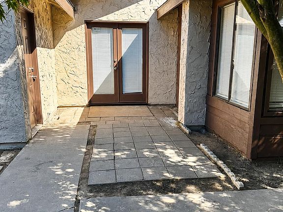 3rd image of 1808 E Four Creeks Ct