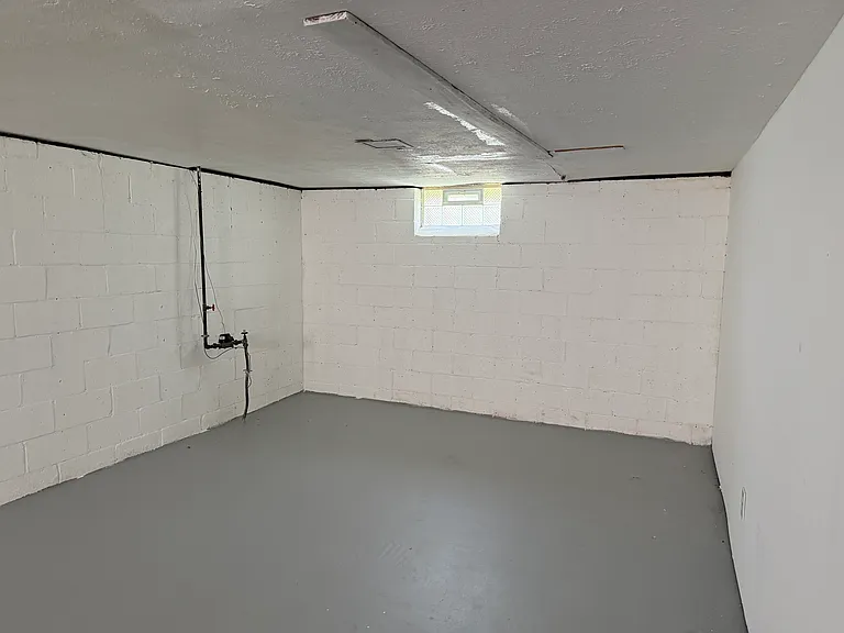 13901 Eastwood Blvd — Photo 14