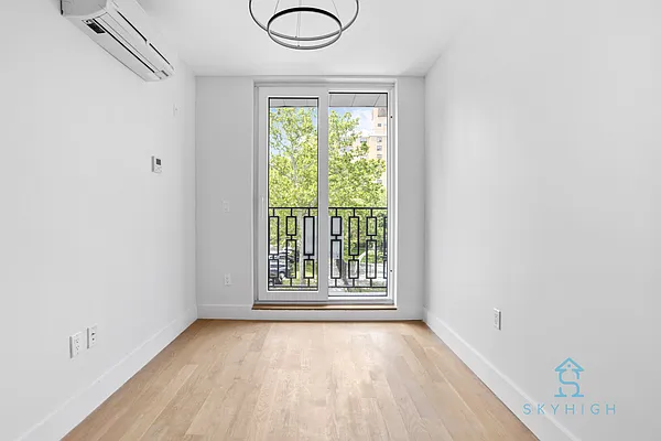 Rented by Skyhigh Realty NYC LLC | media 36